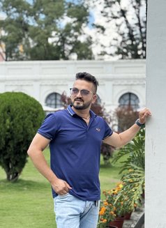 Upaaps - Acompañantes masculino in Kathmandu Photo 3 of 3