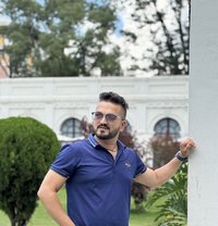 Upaaps - Acompañantes masculino in Kathmandu