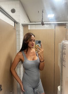 Ur Girl Jhellai - Transsexual escort in Manila Photo 5 of 7