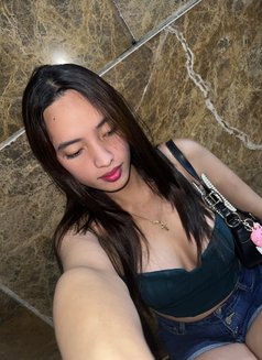 Ur Girl Jhellai - Transsexual escort in Manila Photo 6 of 7