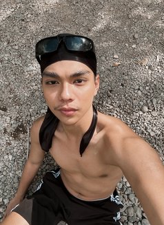 Ur Prince - Male escort in Phuket Photo 2 of 5