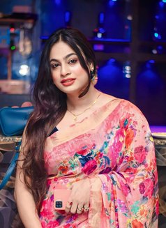 Simran available in town - escort in Kolkata Photo 5 of 5