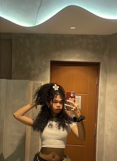 Urcurlybabygirl - escort in Manila Photo 3 of 5