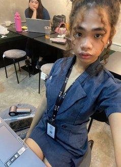 Urcurlybabygirl - escort in Manila Photo 5 of 5