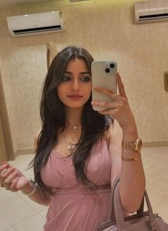 Urmi Andheri call girls Mumbai escort. I - escort in Mumbai Photo 1 of 1