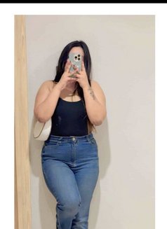 Urmi Roy - puta in Bangalore Photo 2 of 3