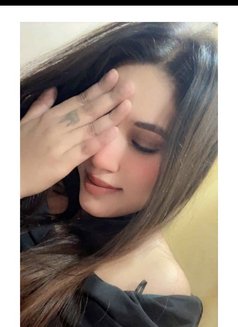 Urmi Roy - puta in Bangalore Photo 3 of 3