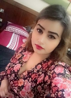 Urooj Busty Girl(Incall & Outcall) - puta in Dubai Photo 3 of 19