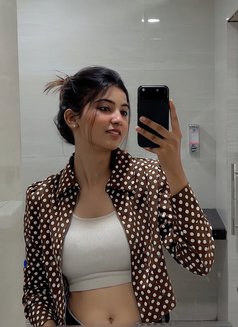 Urvashi - escort in Ahmedabad Photo 2 of 5