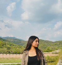 Urvashi - puta in Hyderabad