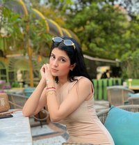Urvashi - puta in Indore Photo 1 of 6