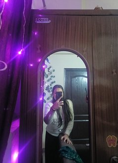 Urvashi - escort in New Delhi Photo 1 of 6