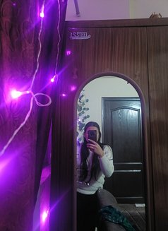 Urvashi - escort in New Delhi Photo 2 of 6