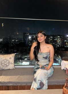 Urvashi - puta in Rajkot Photo 1 of 5