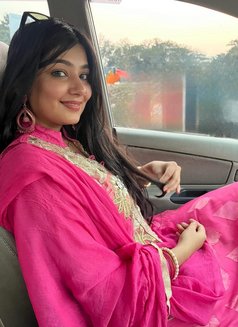 Urvashi - puta in Rajkot Photo 4 of 5