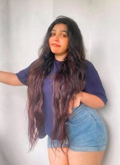 Urvashi - escort in Bangkok Photo 2 of 5