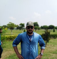 Usama - Intérprete masculino de adultos in Lahore