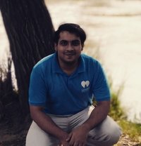 Usama - Intérprete masculino de adultos in Lahore