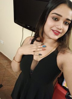Usha - escort in Mumbai Photo 4 of 6