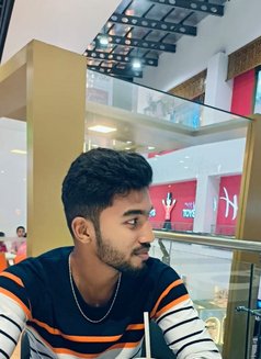 Usman - Male escort in Bangalore Photo 2 of 3