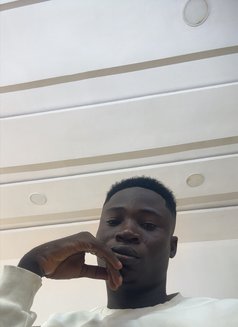 Uthman - Transsexual companion in Abu Dhabi Photo 1 of 1