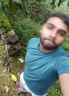 Uthsala - Male escort in Colombo Photo 2 of 3