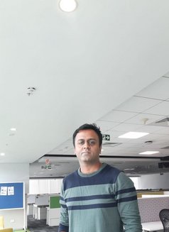 Uvah. 5. 9 - Acompañantes masculino in Bangalore Photo 1 of 2