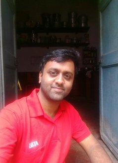 Uvah. 5. 9 - Acompañantes masculino in Bangalore Photo 2 of 2