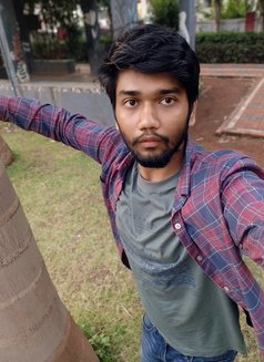Uvd - Acompañantes masculino in Pune Photo 1 of 3