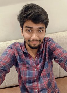 Uvd - Acompañantes masculino in Pune Photo 3 of 3