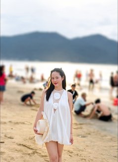 Uyen - escort in Singapore Photo 8 of 9