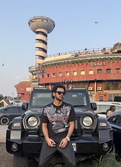 Uzi - Male escort in New Delhi Photo 6 of 7