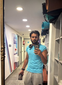 Uzi - Male escort in New Delhi Photo 7 of 7