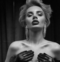 V Mistress V - escort in London