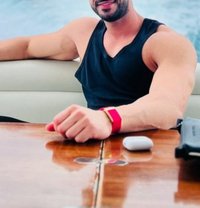 V_MUSCL - Acompañantes masculino in Dubai