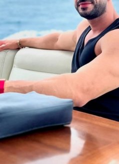 V_MUSCL - Male escort in Dubai Photo 9 of 9