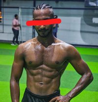 V Shawn - Masajista in Dubai