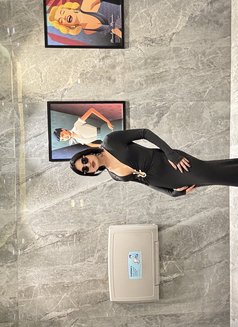 Vaani R - Acompañantes transexual in Pune Photo 2 of 4