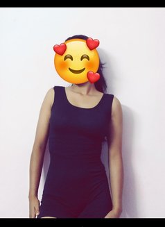 Vaani Rajput - escort in Noida Photo 2 of 5