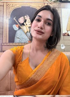 Vaani21 - Transsexual escort in Pune Photo 1 of 3