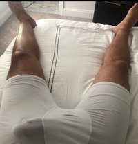 NURU MASSAGE ONLY WOMEN OR LESBIAN - Male escort in Dubai