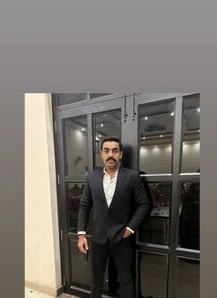Vaibhav Chugh - Male escort in New Delhi Photo 2 of 6
