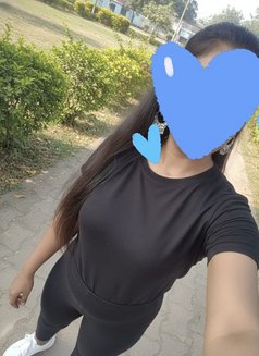 Vaishu - puta in Hyderabad Photo 4 of 4