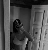 Vaishu - puta in New Delhi