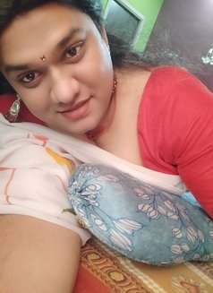 Vaishu - Transsexual escort in Hyderabad Photo 2 of 2