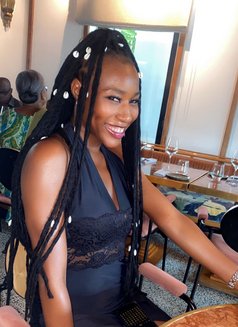 Valary - escort in Abidjan Photo 6 of 6