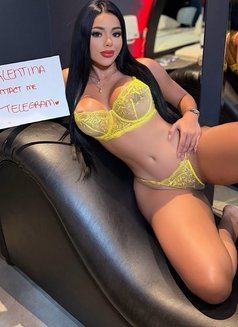 Valentina Anal & Owo - puta in Dubai Photo 15 of 16