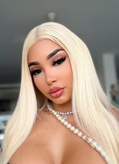 Valentina - escort in Dubai Photo 12 of 27