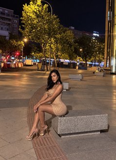 Valentina - escort in Paris Photo 10 of 14