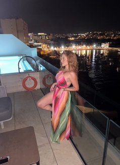 Valentina - escort in Seoul Photo 9 of 19